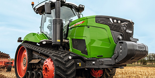 Fendt 900 Vario MT tracked tractor ready for heavy-duty fieldwork